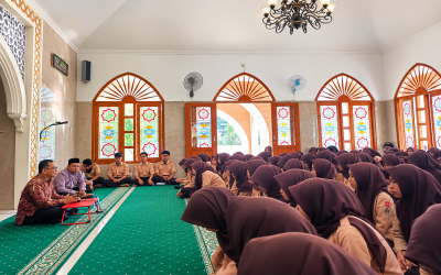 Menghidupkan Keteladanan Rasulullah melalui Peringatan Maulid Nabi di SMK Kesehatan Sadewa Wates