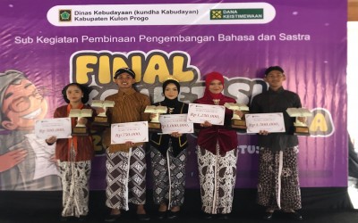 SMK Kesehatan Sadewa Wates Raih Peringkat Terbaik 5 di Kompetisi Bahasa dan Sastra 2025