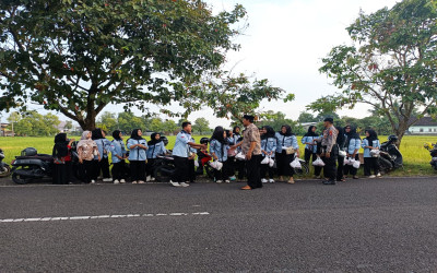 SMK Kesehatan Sadewa Wates Gelar Kegiatan Berbagi Takjil