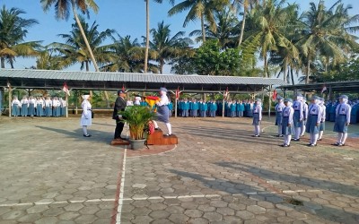 Khidmat! SMK Kesehatan Sadewa Wates Peringati HUT ke-80 RI