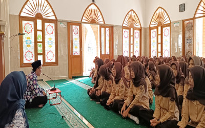 Jumat Taqwa di SMK Kesehatan Sadewa Wates