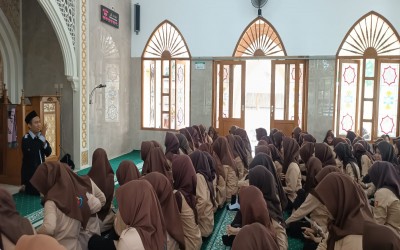 Kegiatan Jumat Taqwa dan Pendalaman Iman SMK Kesehatan Sadewa Wates