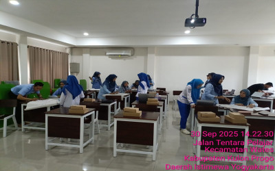 Diskusi Kelompok Perkuat Implementasi 7 Kebiasaan Anak Indonesia Hebat di SMK Sadewa Wates
