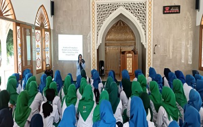 Tingkatkan Daya Saing Global, Siswa SMK Kesehatan Sadewa Ikuti Sosialisasi dan Pelatihan TOEIC